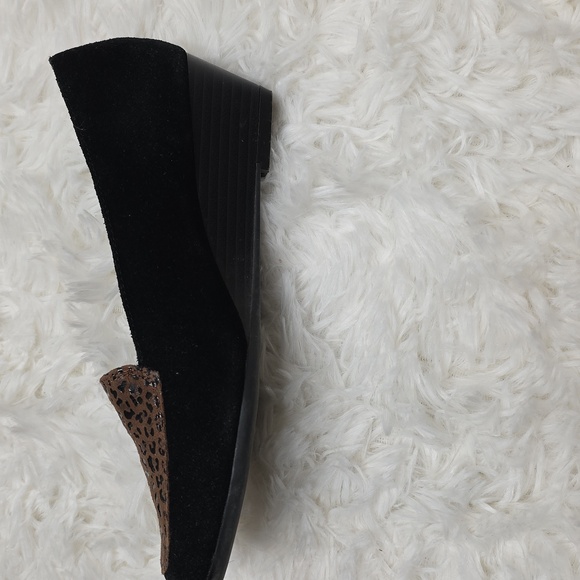 Aerosoles -Lovely- Suede Loafers. Size 5 - Picture 8 of 13